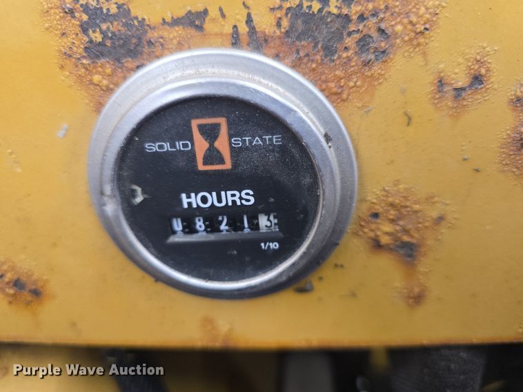 image for item DQ5299 1999 Vermeer V2050 trencher