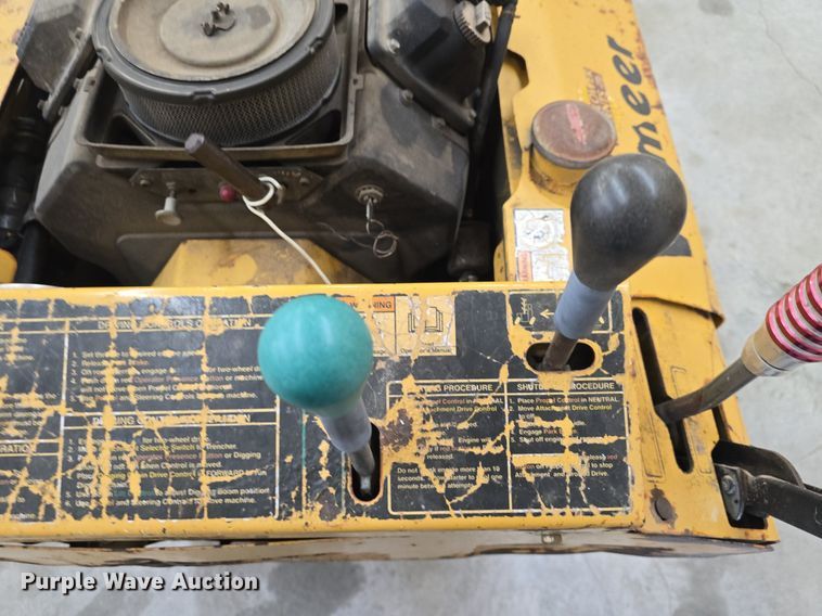 image for item DQ5299 1999 Vermeer V2050 trencher