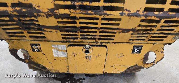 image for item DQ5299 1999 Vermeer V2050 trencher