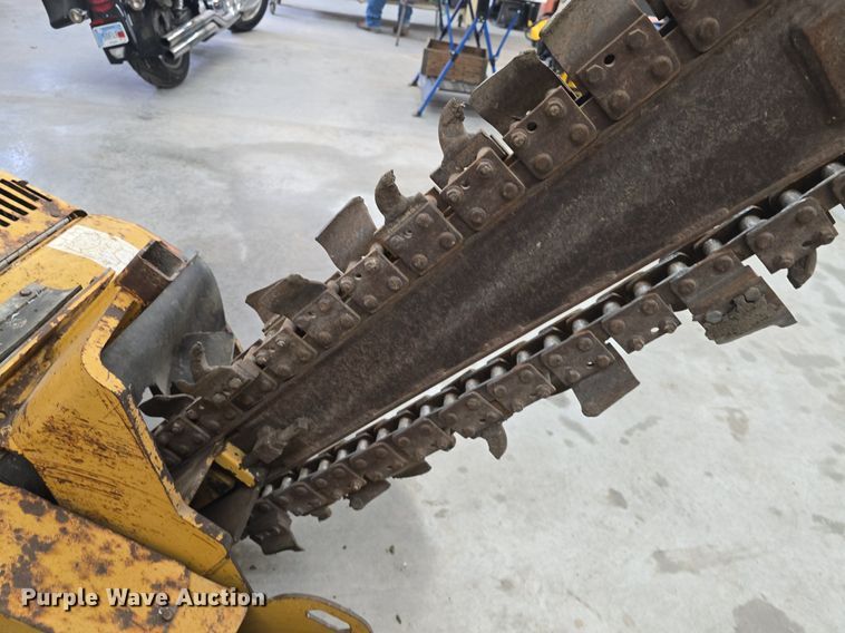 image for item DQ5299 1999 Vermeer V2050 trencher