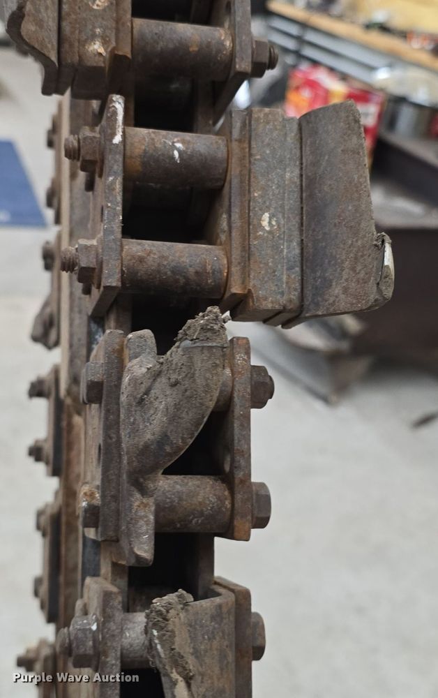 image for item DQ5299 1999 Vermeer V2050 trencher