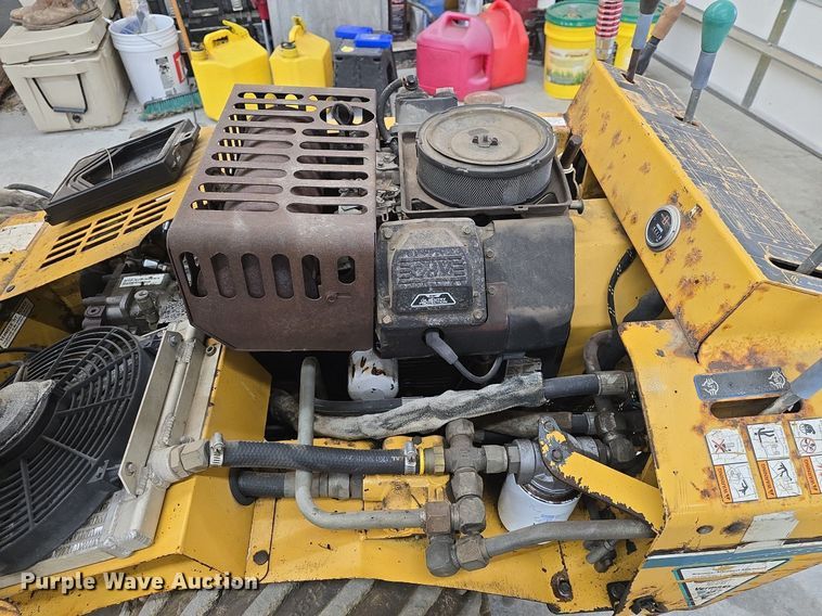 image for item DQ5299 1999 Vermeer V2050 trencher