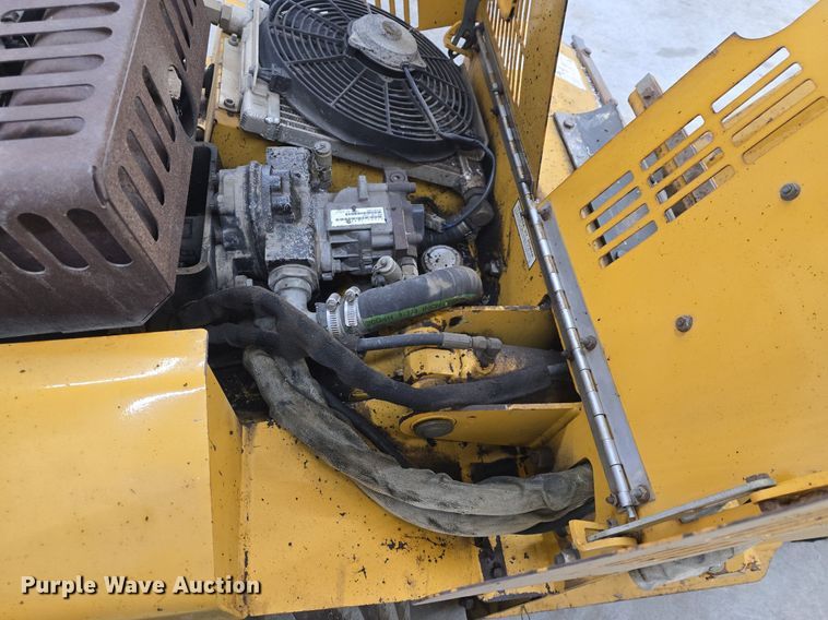 image for item DQ5299 1999 Vermeer V2050 trencher