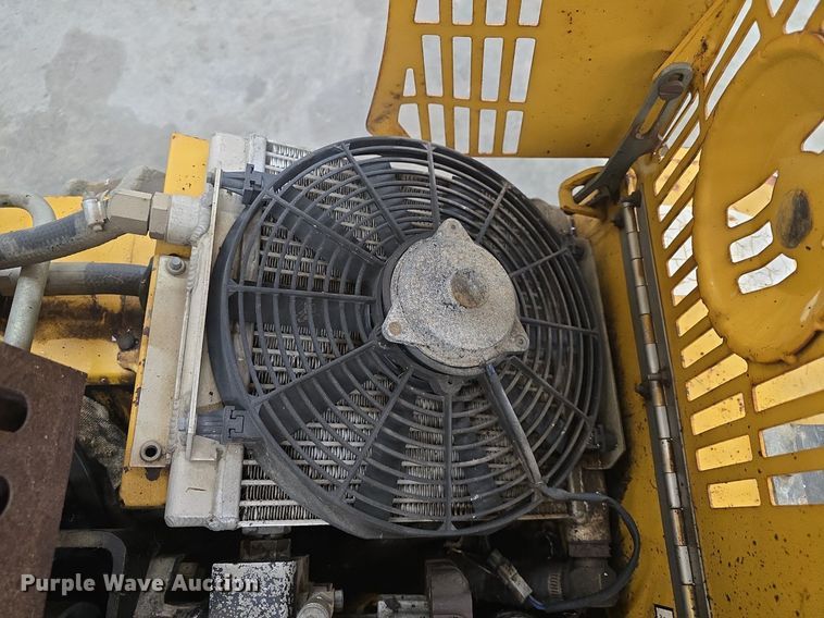 image for item DQ5299 1999 Vermeer V2050 trencher