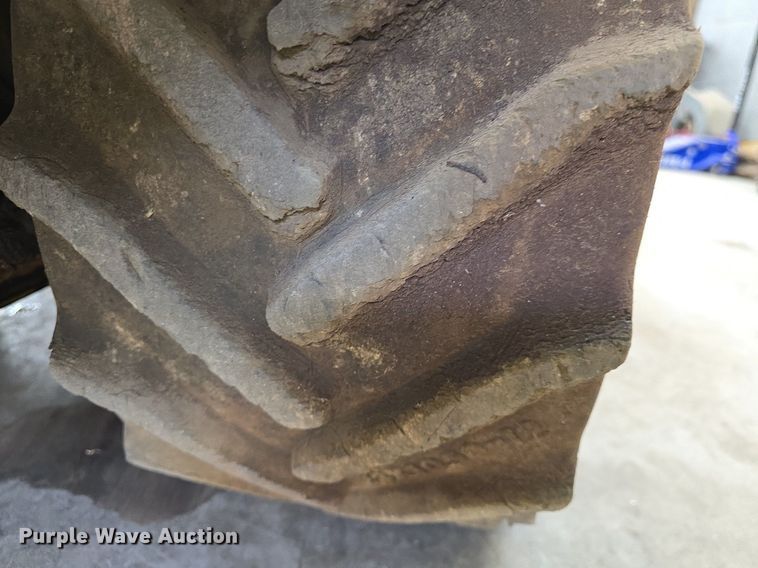 image for item DQ5299 1999 Vermeer V2050 trencher