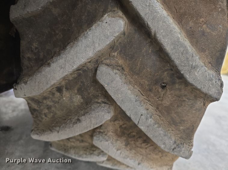 image for item DQ5299 1999 Vermeer V2050 trencher