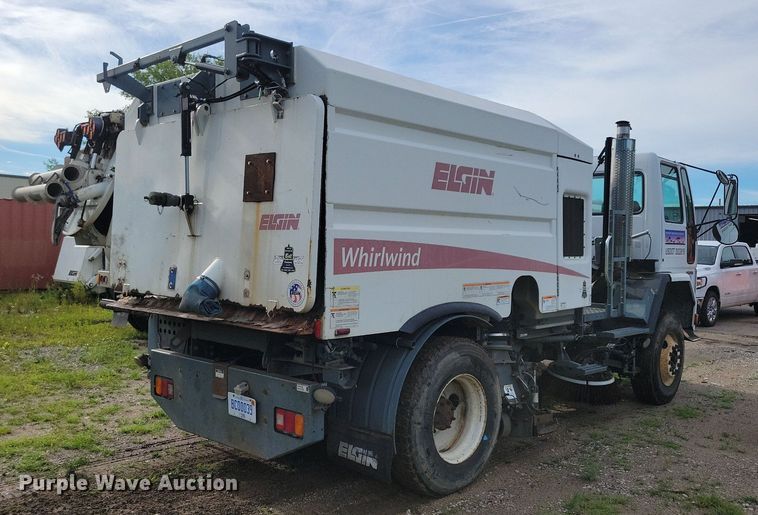 image for item DR4314 2004 Sterling SC8000 street sweeper truck