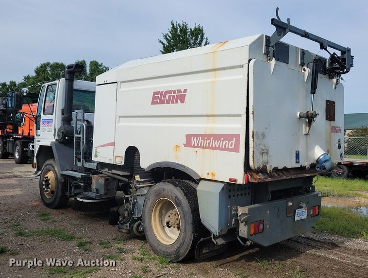 image for item DR4314 2004 Sterling SC8000 street sweeper truck