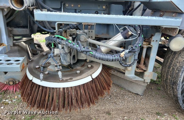 image for item DR4314 2004 Sterling SC8000 street sweeper truck