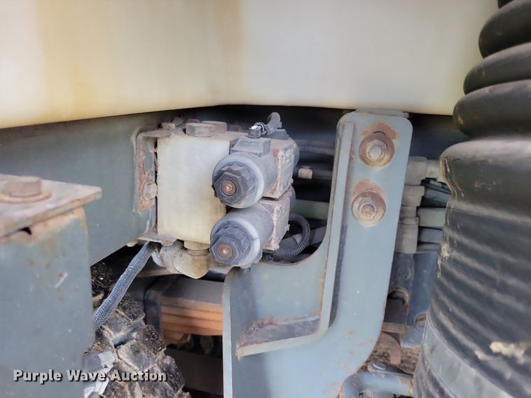 image for item DR4314 2004 Sterling SC8000 street sweeper truck