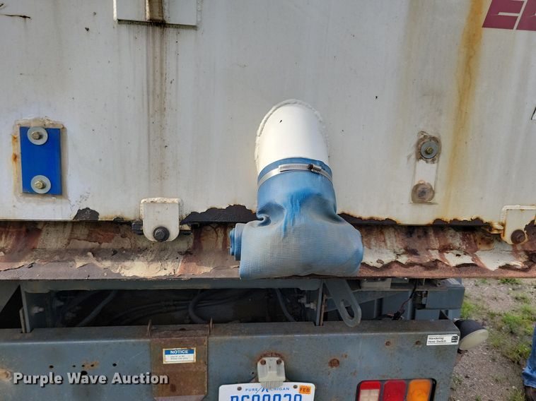 image for item DR4314 2004 Sterling SC8000 street sweeper truck