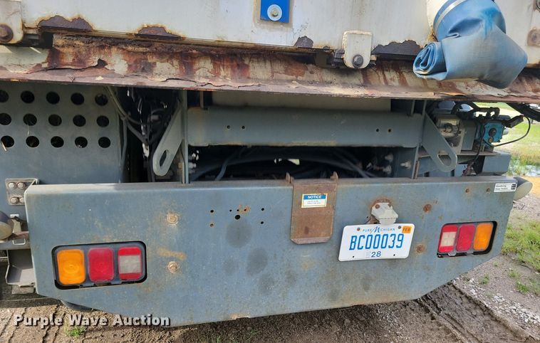 image for item DR4314 2004 Sterling SC8000 street sweeper truck