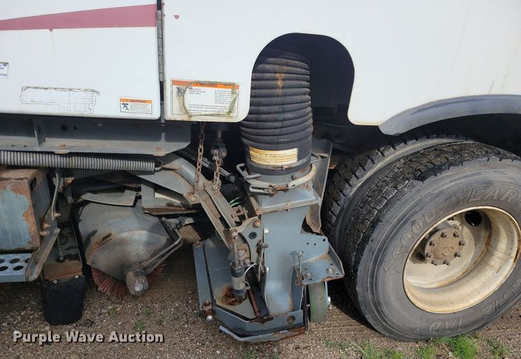 image for item DR4314 2004 Sterling SC8000 street sweeper truck