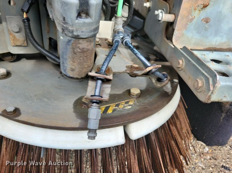 image for item DR4314 2004 Sterling SC8000 street sweeper truck