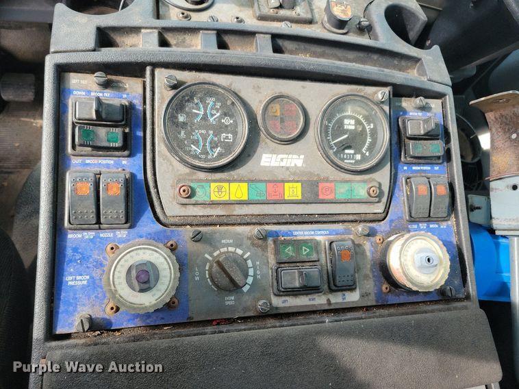 image for item DR4314 2004 Sterling SC8000 street sweeper truck