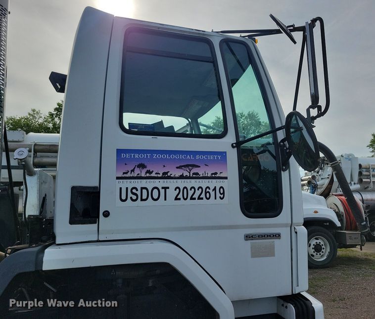 image for item DR4314 2004 Sterling SC8000 street sweeper truck