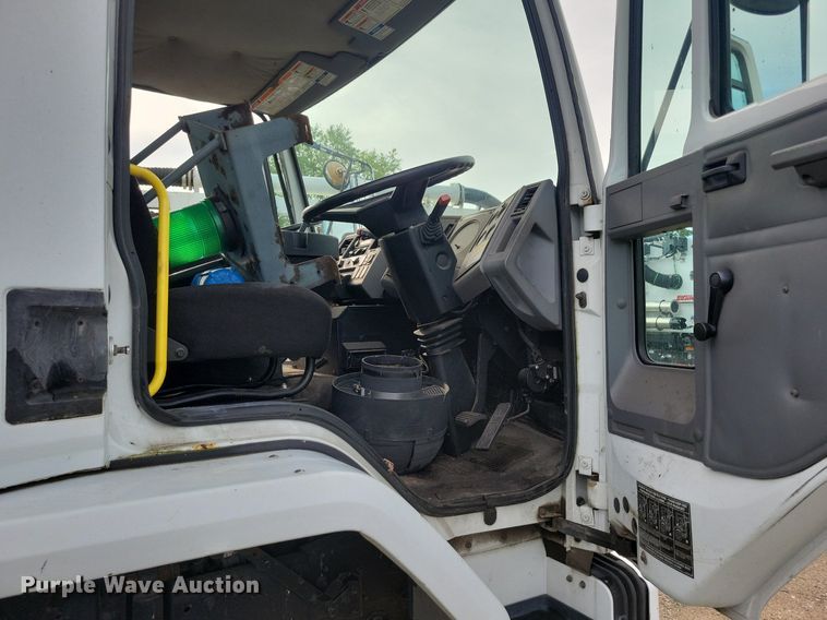 image for item DR4314 2004 Sterling SC8000 street sweeper truck