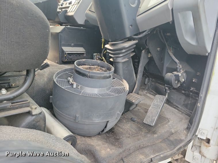 image for item DR4314 2004 Sterling SC8000 street sweeper truck