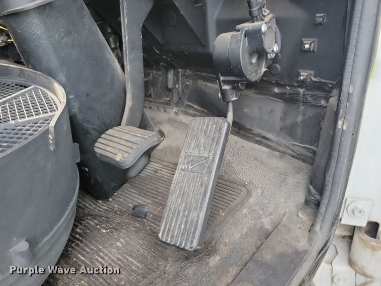 image for item DR4314 2004 Sterling SC8000 street sweeper truck