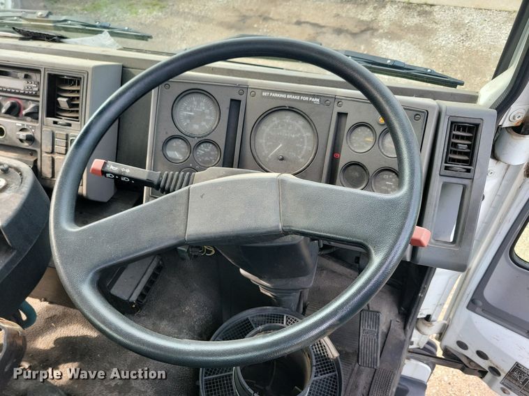 image for item DR4314 2004 Sterling SC8000 street sweeper truck