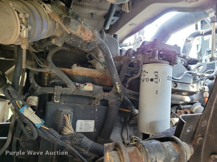 image for item DR4314 2004 Sterling SC8000 street sweeper truck