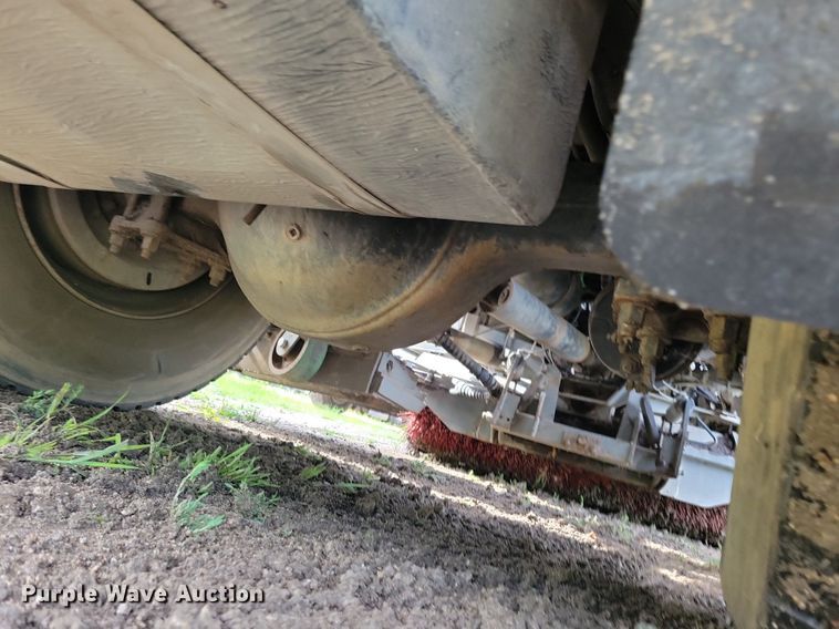 image for item DR4314 2004 Sterling SC8000 street sweeper truck