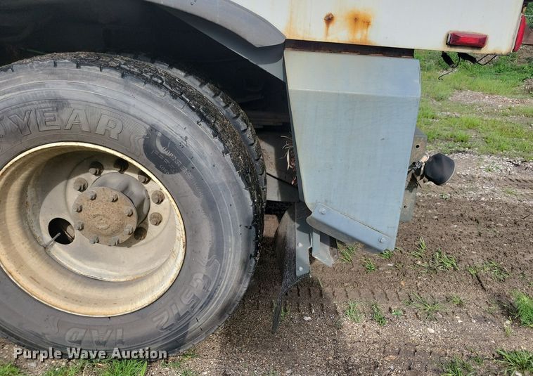 image for item DR4314 2004 Sterling SC8000 street sweeper truck