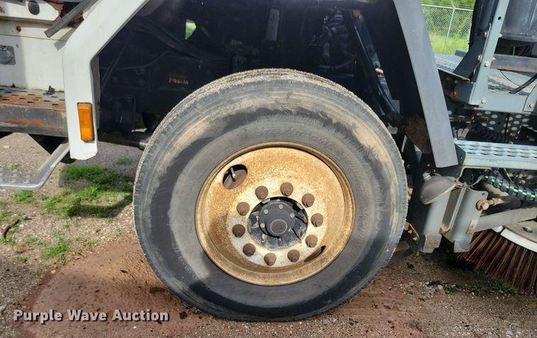 image for item DR4314 2004 Sterling SC8000 street sweeper truck