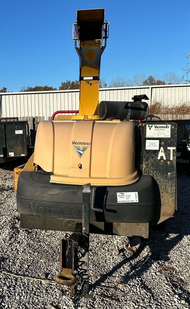 image for item DS3141 2010 Vermeer BC1500 wood chipper