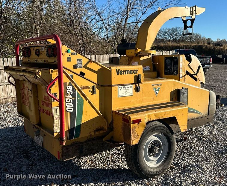 image for item DS3141 2010 Vermeer BC1500 wood chipper