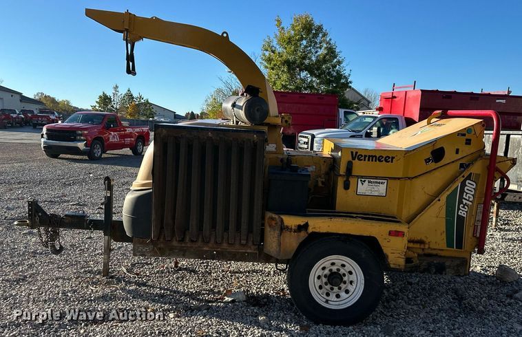 image for item DS3141 2010 Vermeer BC1500 wood chipper