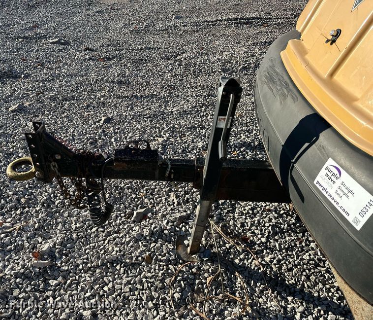 image for item DS3141 2010 Vermeer BC1500 wood chipper