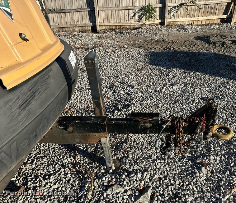 image for item DS3141 2010 Vermeer BC1500 wood chipper