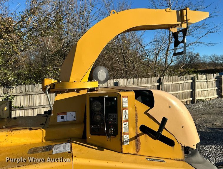 image for item DS3141 2010 Vermeer BC1500 wood chipper