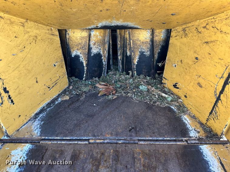 image for item DS3141 2010 Vermeer BC1500 wood chipper