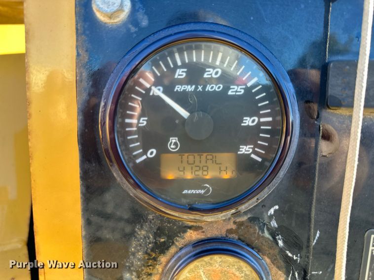 image for item DS3141 2010 Vermeer BC1500 wood chipper