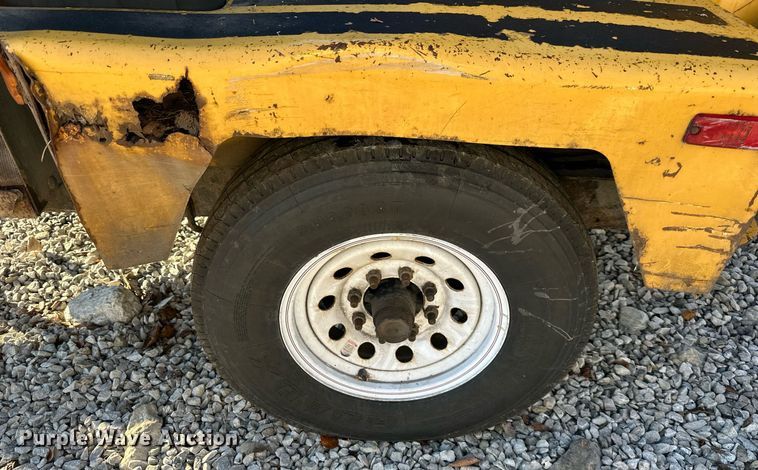 image for item DS3141 2010 Vermeer BC1500 wood chipper