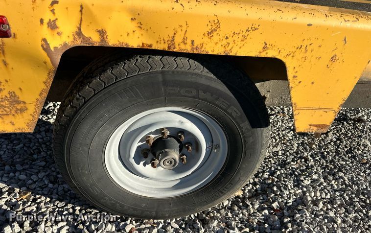 image for item DS3141 2010 Vermeer BC1500 wood chipper