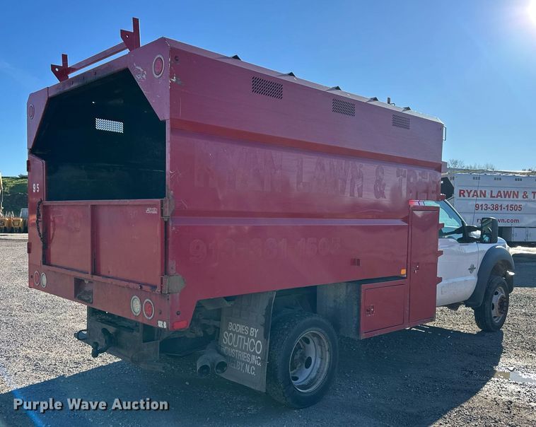 image for item DS3145 2011 Ford F550 chipper truck
