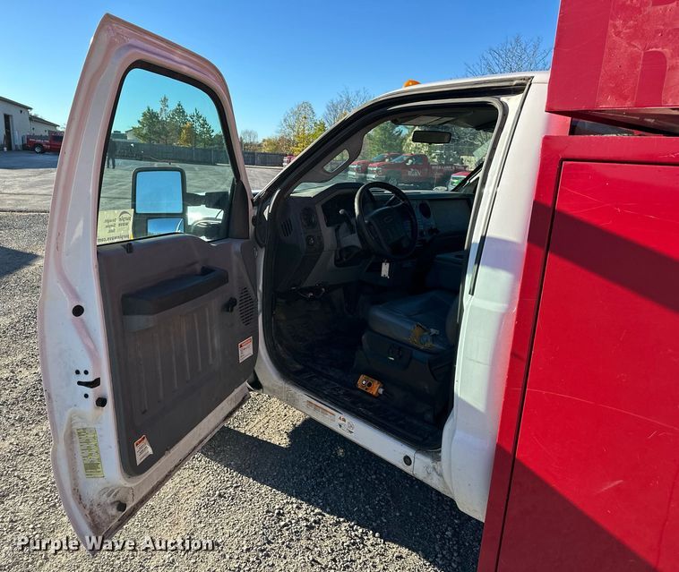 image for item DS3145 2011 Ford F550 chipper truck