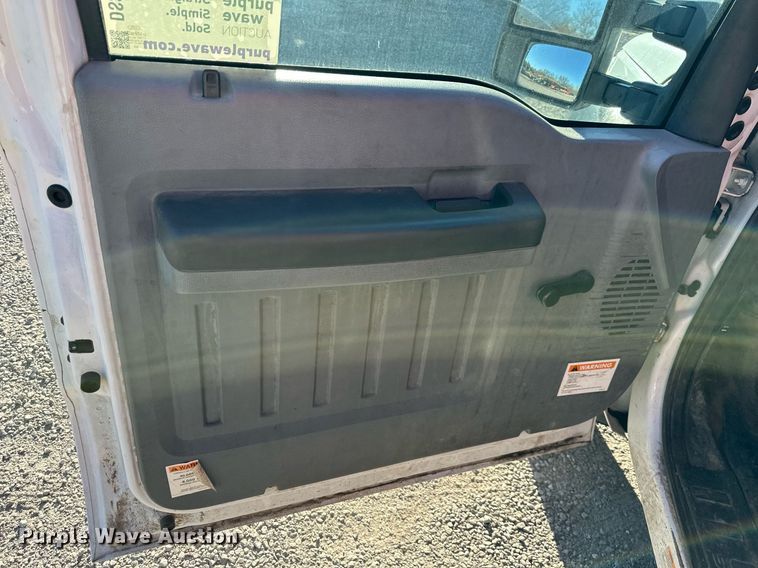 image for item DS3145 2011 Ford F550 chipper truck