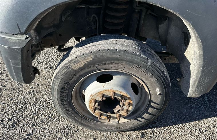 image for item DS3145 2011 Ford F550 chipper truck