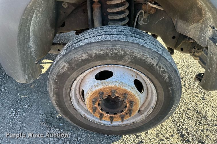 image for item DS3145 2011 Ford F550 chipper truck