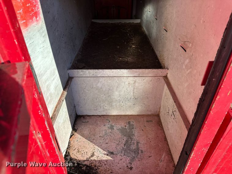 image for item DS3146 2006 Chevrolet C6500 chipper truck