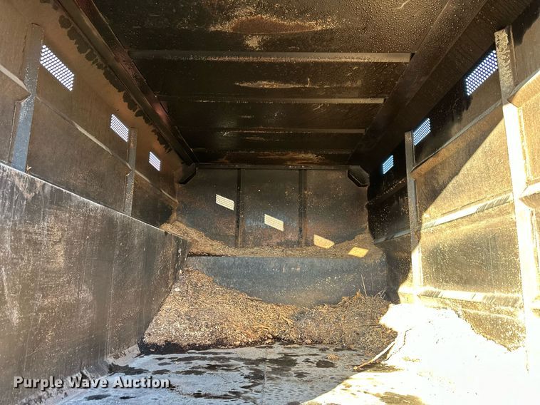 image for item DS3146 2006 Chevrolet C6500 chipper truck