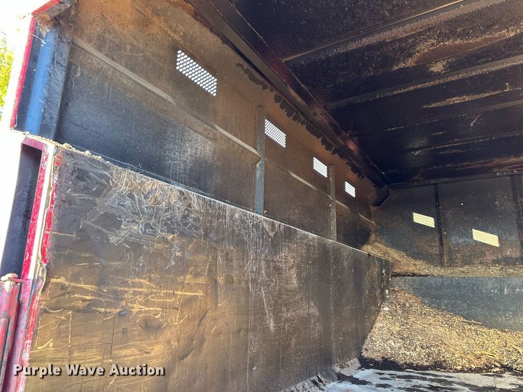 image for item DS3146 2006 Chevrolet C6500 chipper truck