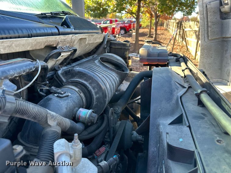 image for item DS3146 2006 Chevrolet C6500 chipper truck