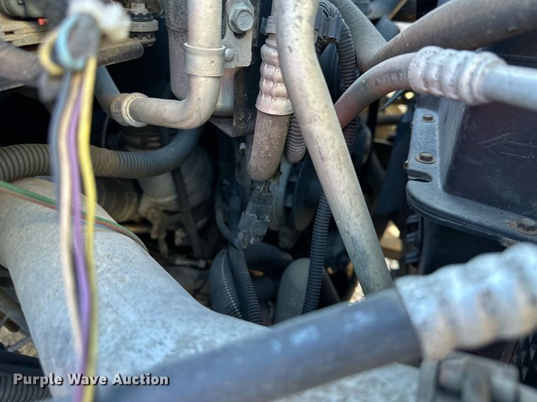 image for item DS3146 2006 Chevrolet C6500 chipper truck