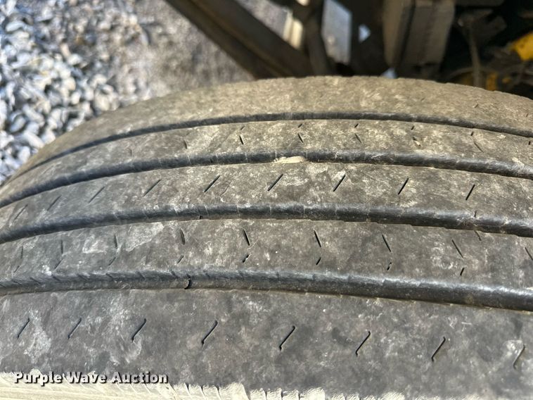 image for item DS3146 2006 Chevrolet C6500 chipper truck