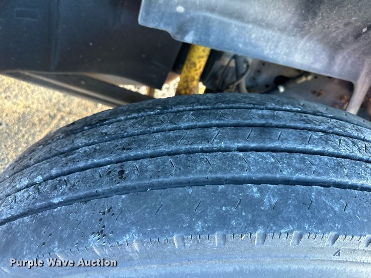 image for item DS3146 2006 Chevrolet C6500 chipper truck